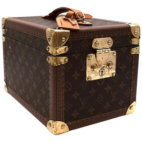 louis vuitton vanity trunk price|original Louis Vuitton trunk.